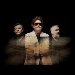 Manic Street Preachers: pubblicato il nuovo singolo “People Ruin Paintings”