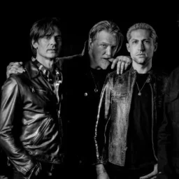 Queens Of The Stone Age: annunciate due date in Italia